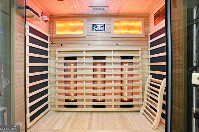 Building Photo - 341 Emporia Loop