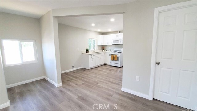 Building Photo - 21786 Cottonwood Ave