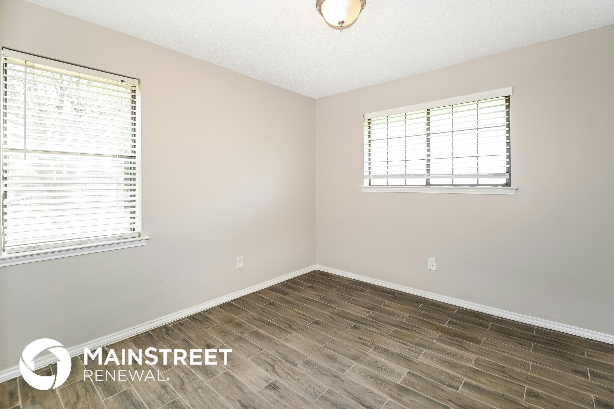 Building Photo - 1028 Eastridge Cir