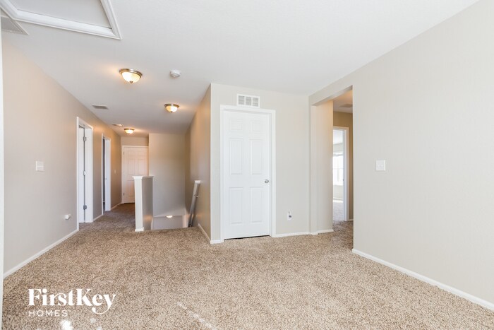 Building Photo - 6433 N Ensenada Ct