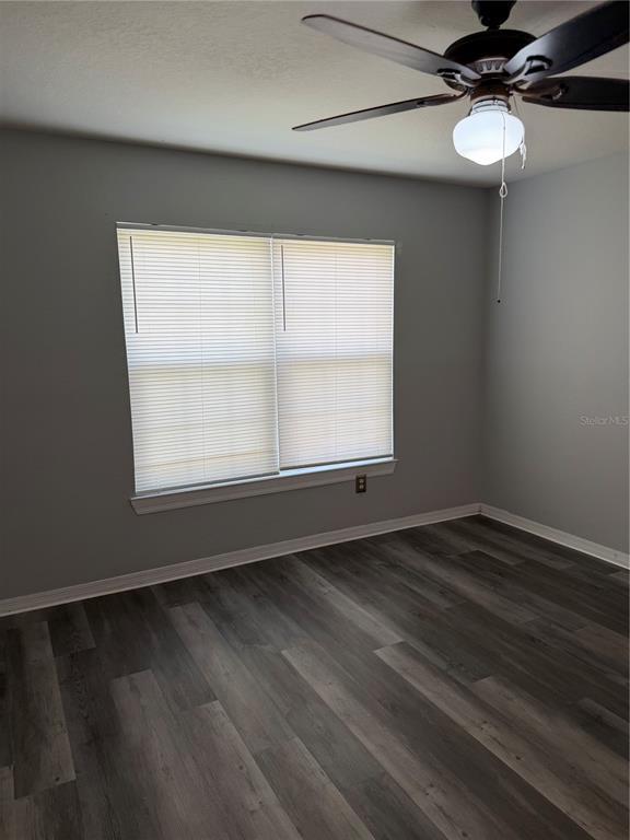 Building Photo - 5467 Vineland Rd