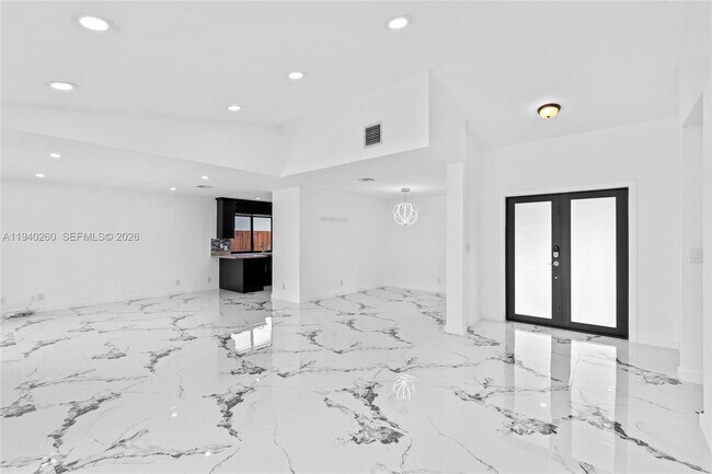 Building Photo - 730 SW 95 Terrace