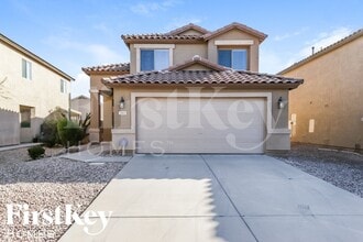 Building Photo - 343 W Hereford Dr