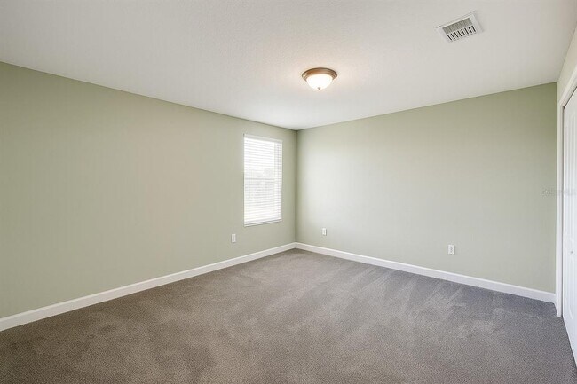 Building Photo - 2037 Lakeside Ave