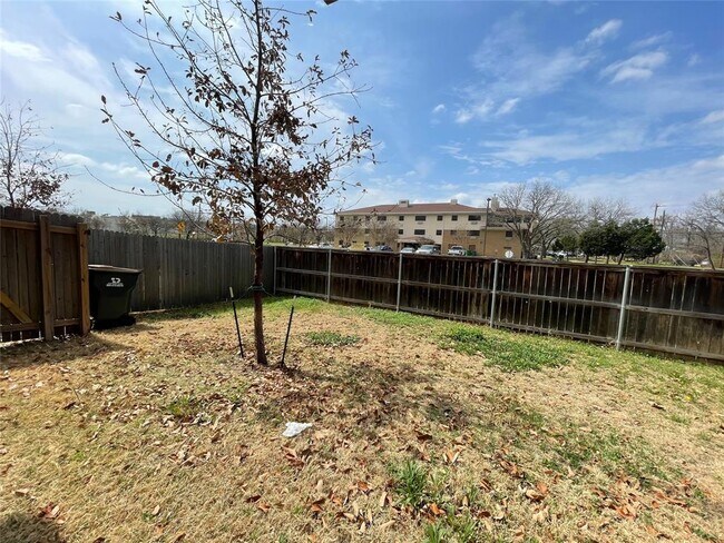 Building Photo - 13001 Hymeadow Dr