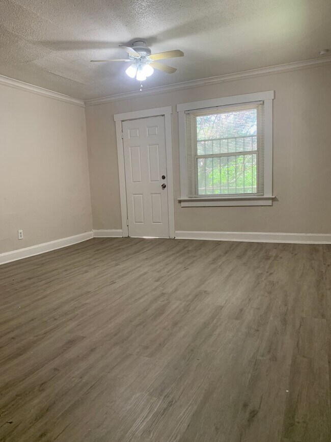 Interior Photo - Summit Heights