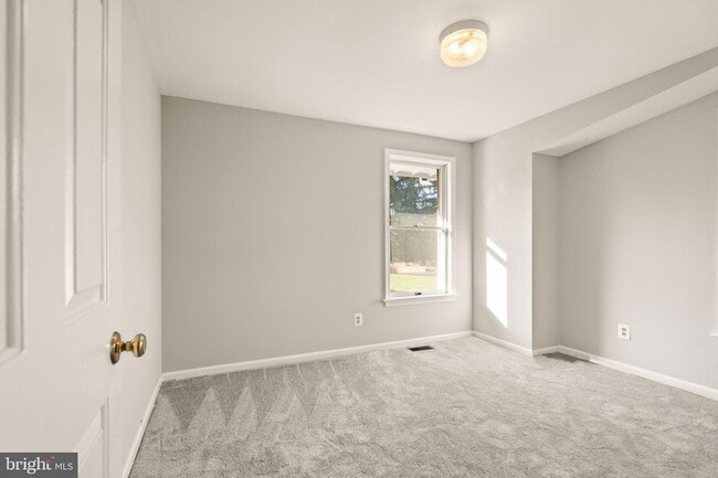 Building Photo - 318 Evergreen Mills Rd