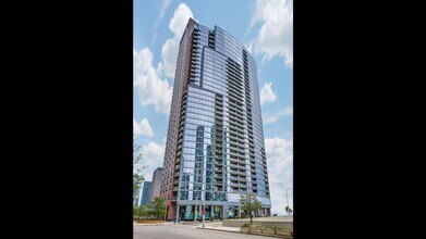 Building Photo - 450 E Waterside Dr