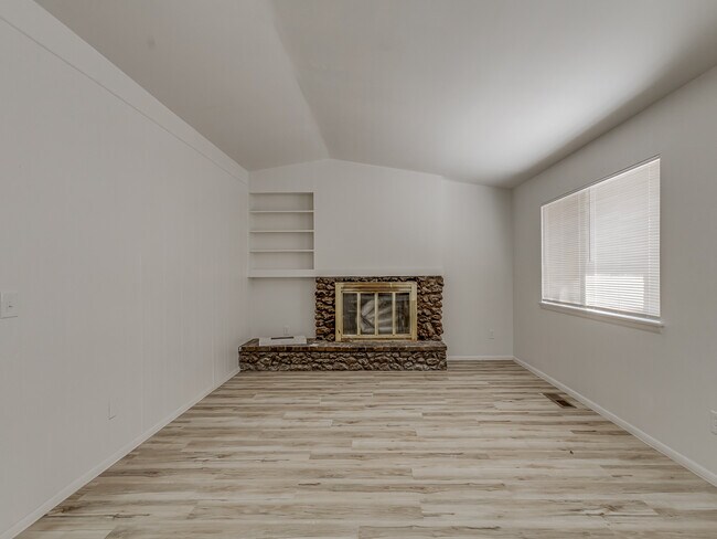 Building Photo - 1700 N Alexander Ln