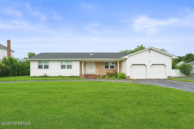 Primary Photo - 14 Darien Dr