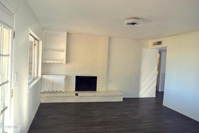 Building Photo - 4613 Sun Valley Dr