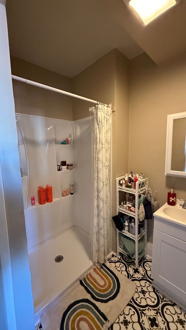 Building Photo - Beautiful 3 or 4 Bedroom 2 Bathroom in Lawrenceville- Updated Ammenities and Fantastic Location!!