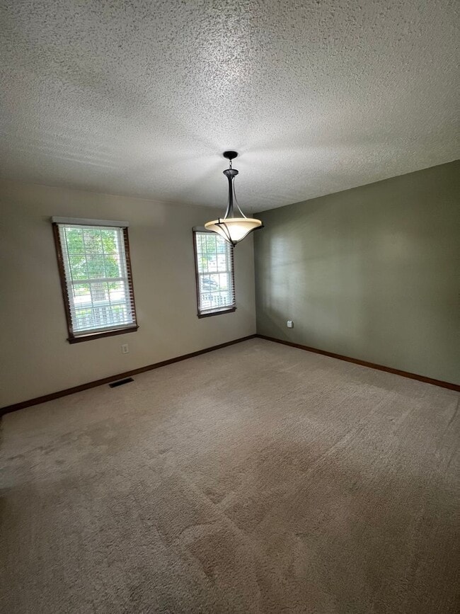 Building Photo - 7413 Cross Point Ln