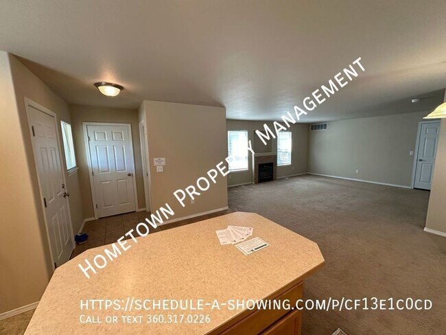 Building Photo - Spacious 4 Bedroom Home in Horizon Pointe!...