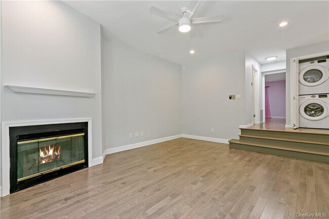 Building Photo - 343 N Greeley Ave
