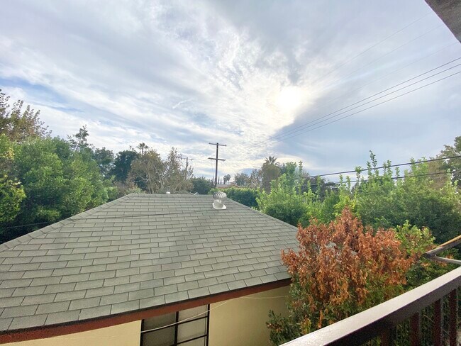 Building Photo - 5711 Camellia Ave