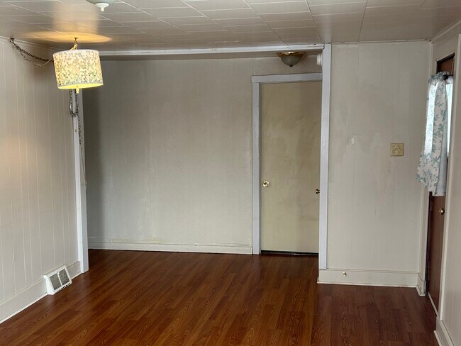 Building Photo - 1146 Lancaster Pike