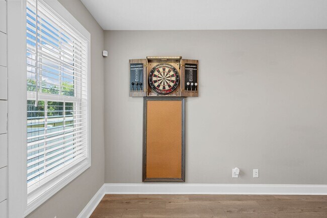 Building Photo - Beautiful 4-Bedroom Home with Modern Comfo...