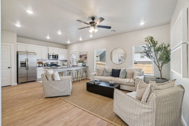 Building Photo - **New tenant incentive! Receive ($1200 CREDIT) applied to 2nd month's rent! Don’t miss your chanc...