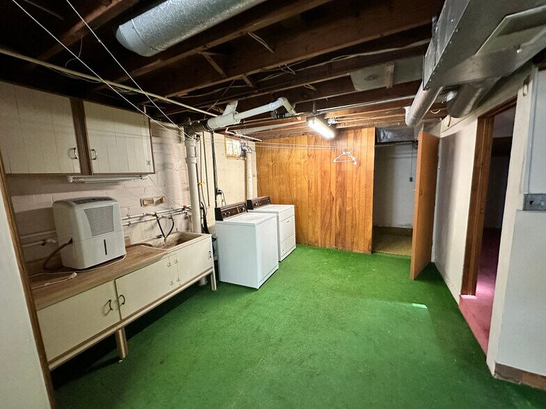 Building Photo - 1104 S Michigan St