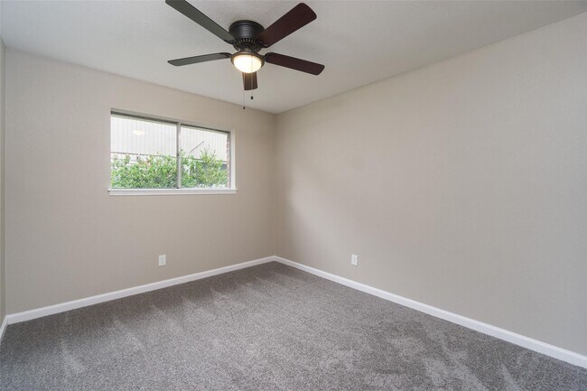 Building Photo - 16450 Parksley Dr