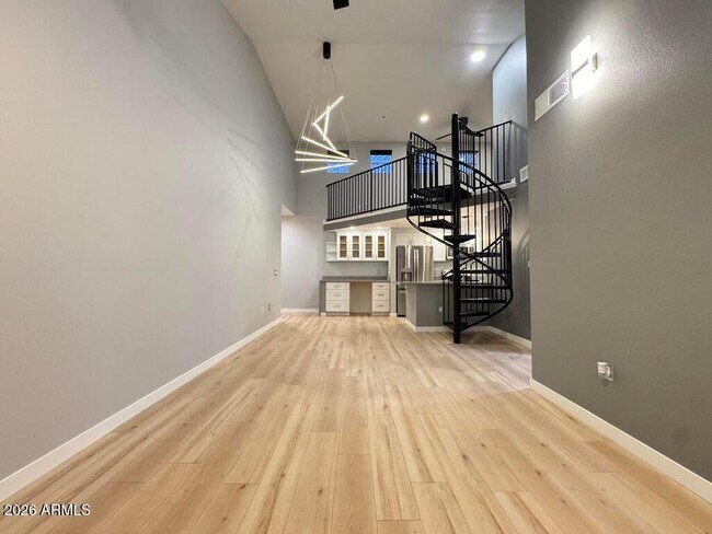 Building Photo - 1701 E Colter St