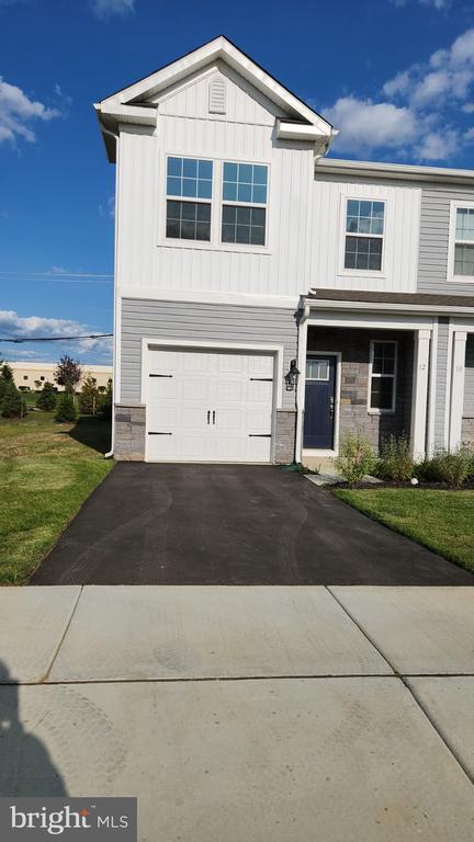 Building Photo - 12 Nelsons Wy