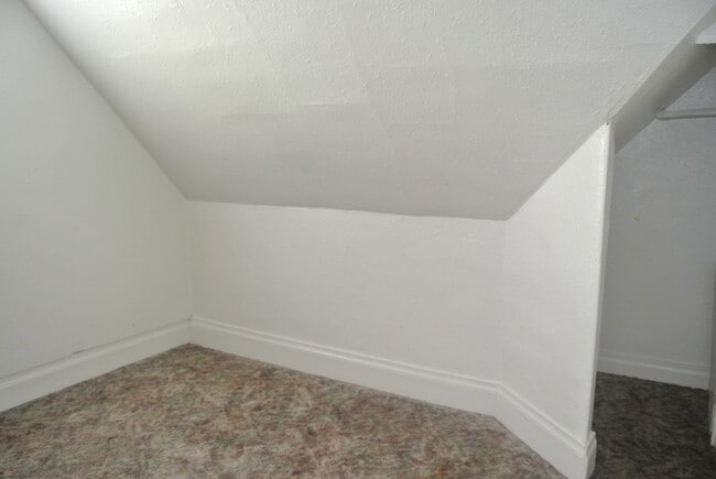 Building Photo - 510 Hiawatha St