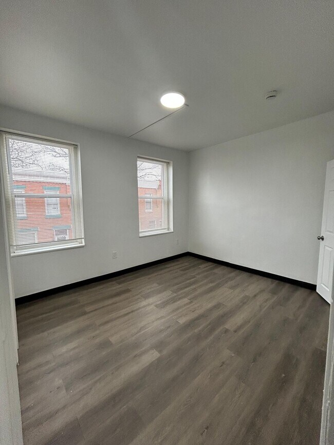 Building Photo - 2736 N Croskey St