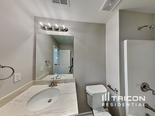 Building Photo - 4110 Tarnwood Pl