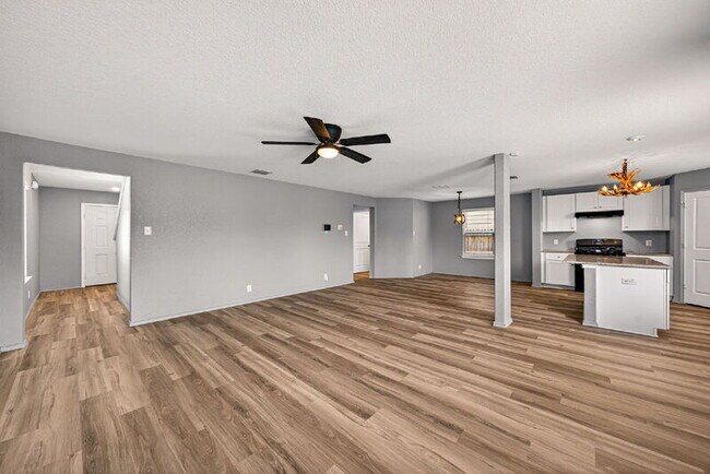 Building Photo - 15551 Crimson Topaz