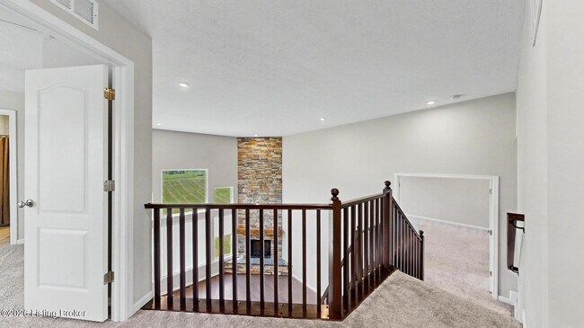 Building Photo - 15802 Stonehouse Ct