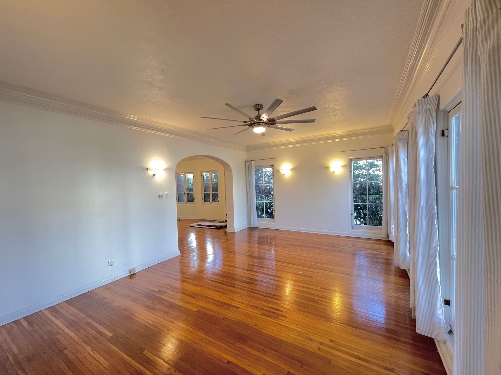 Building Photo - 1035 Meadowbrook Ave