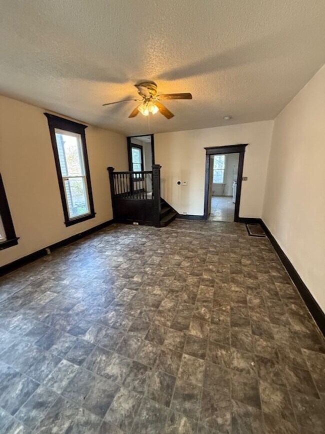 Building Photo - 205-207 West Oregon Street