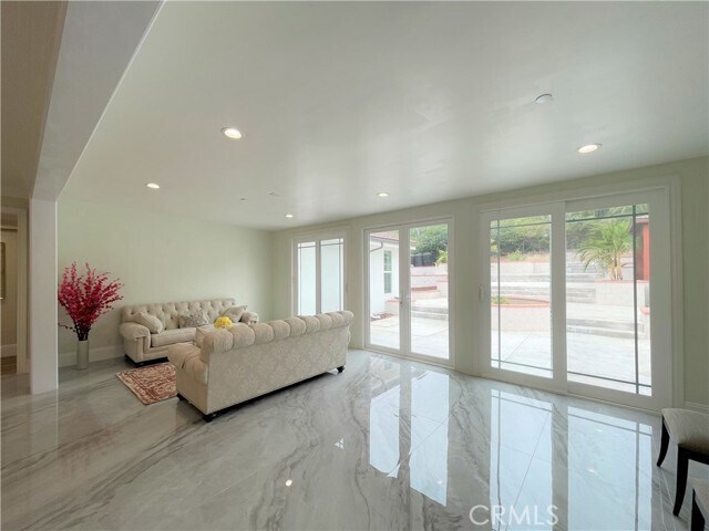 Building Photo - 10 Sweetbay Rd