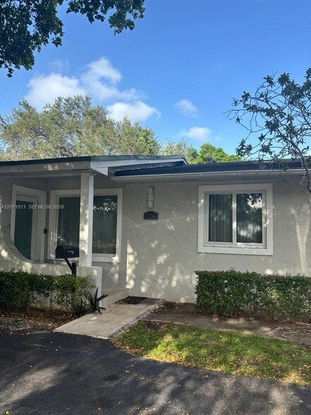 Building Photo - 12253 SW 82nd Ave