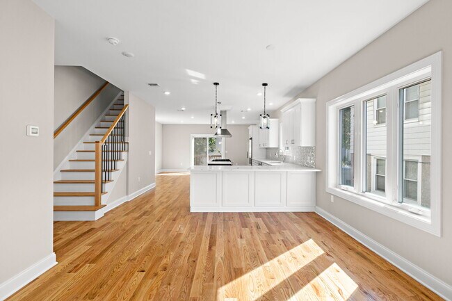 Building Photo - 780 Edgewood Ln