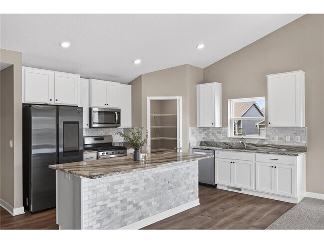 Building Photo - 18099 Heirloom Ct