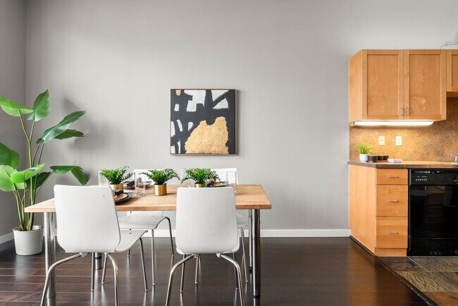 Building Photo - 1Bd/1Ba Seattle Condo