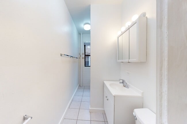 Floorplan - 5335-5337 S. Woodlawn Avenue