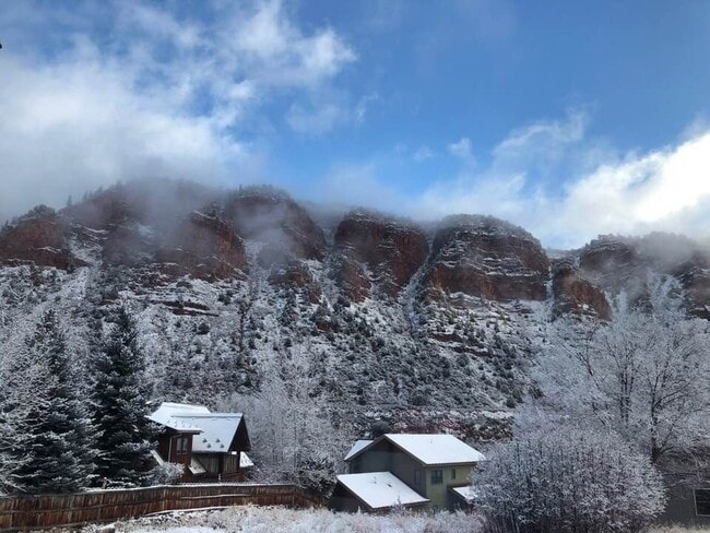 Building Photo - Spacious 4-Bed + Loft, 2.5-Bath Home with Stunning Mountain Views