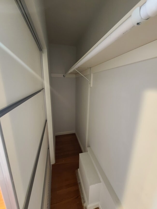 Closet - 7012 Aldea Ave
