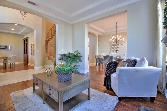 Building Photo - Beautiful 5BD/5BA Livermore Home with Huge Bonus Room and Full Downstairs Bedroom Suite!