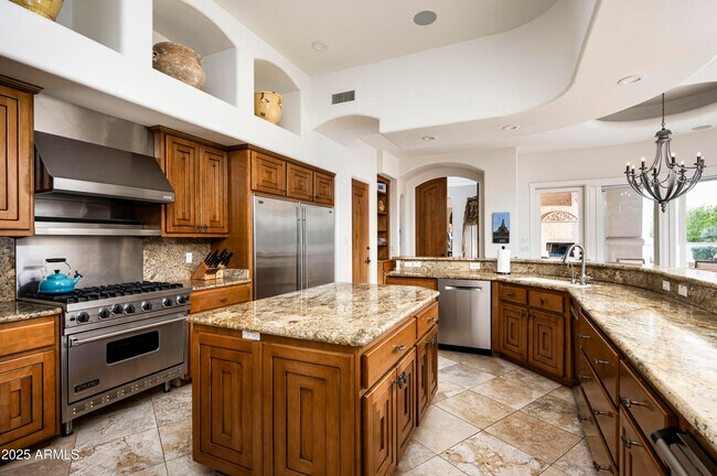 Building Photo - 6649 E Berneil Dr