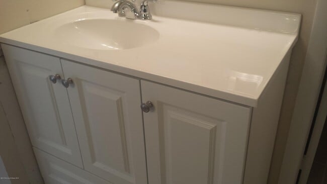 Building Photo - 434A Andover Dr