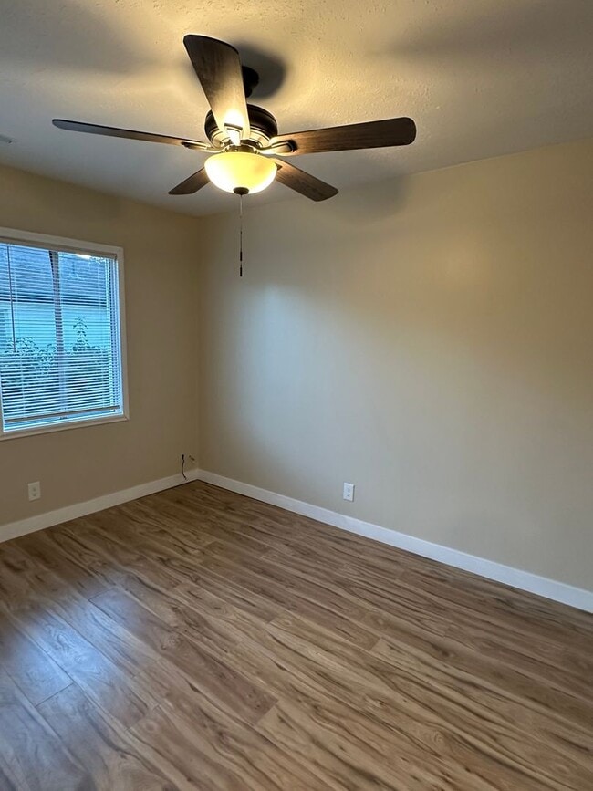 Building Photo - GET $500 OFF OF THE FIRST MONTHS RENT!!!