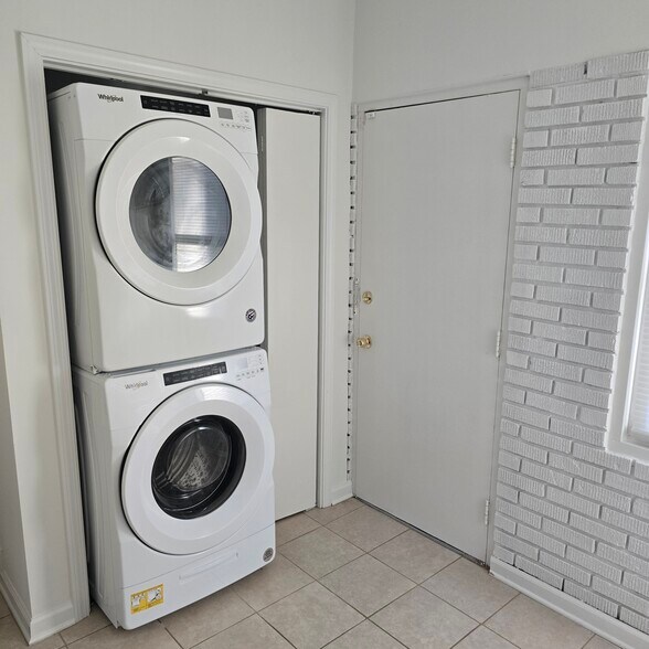 Building Photo - 1831 Shepherd Cir SW