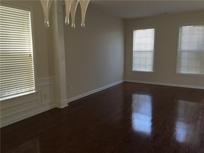Building Photo - 655 Alstonefield Dr