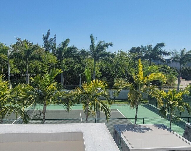 Building Photo - 10440 NW 67th St