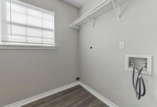 Building Photo - AVAILABLE SOON (SECTION 8 ACCEPTED)